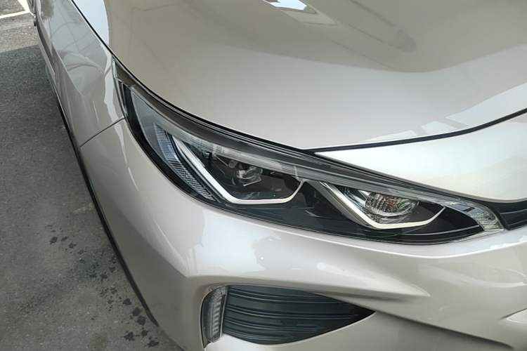 Used Toyota Wildlander New Energy 2023 High-Performance Edition 2.5L Four-Wheel Drive GT Version Right Front Headlight