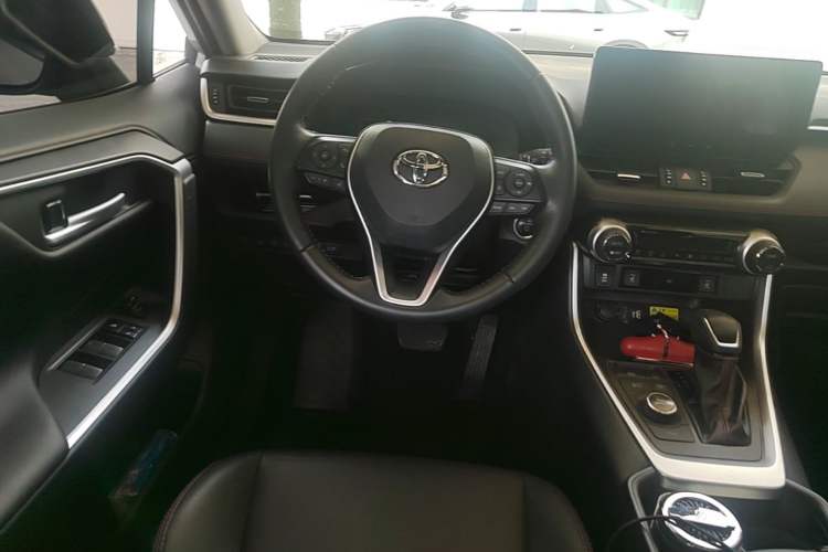 Used Toyota Wildlander New Energy 2023 High-Performance Edition 2.5L Four-Wheel Drive GT Version Steering Wheel