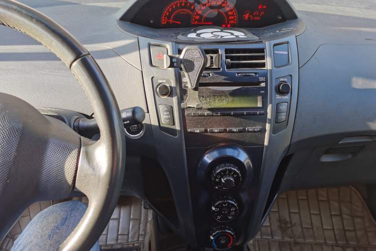 Used Toyota Yaris 2008 1.6 RS Automatic Supreme Edition Audio And AC Panel
