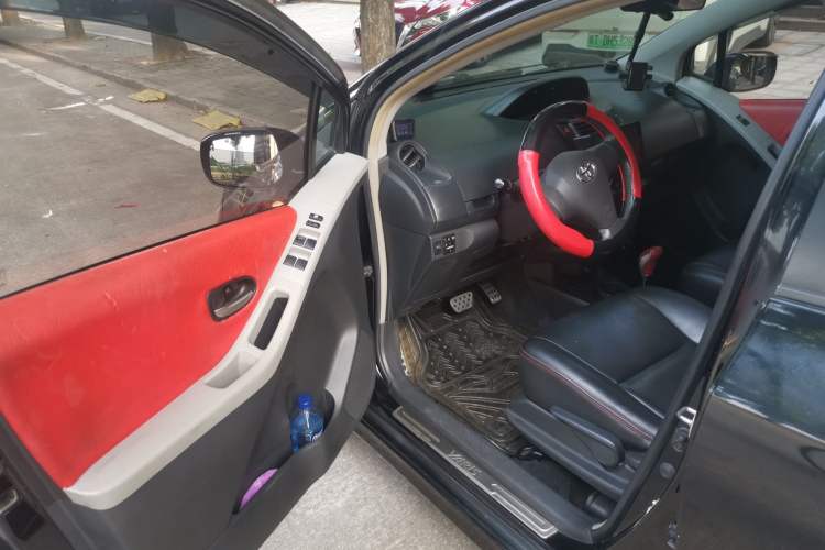 Used Toyota Yaris 2008 1.6 RS Automatic Supreme Dynamic Edition Driver Seat