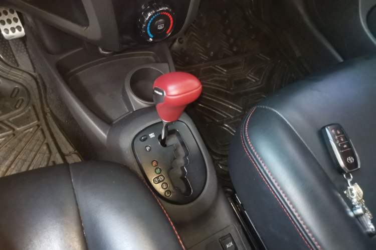 Used Toyota Yaris 2008 1.6 RS Automatic Supreme Dynamic Edition Gear Lever