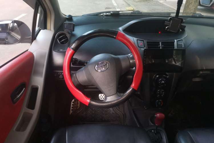 Used Toyota Yaris 2008 1.6 RS Automatic Supreme Dynamic Edition Steering Wheel
