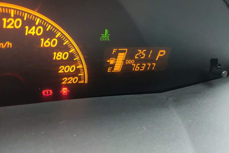Used Toyota Yaris 2008 1.6G Automatic Deluxe Edition Odometer Close Up
