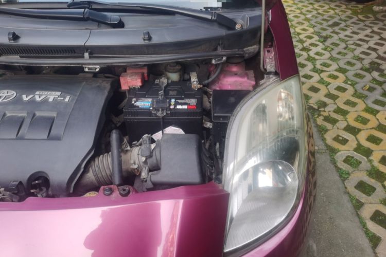 Used Toyota Yaris 2008 1.6G Automatic Deluxe Edition Engine Bay Left
