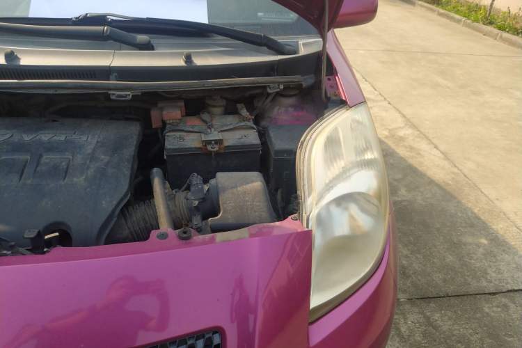 Used Toyota Yaris 2008 1.6G Automatic Deluxe Edition Engine Bay Left