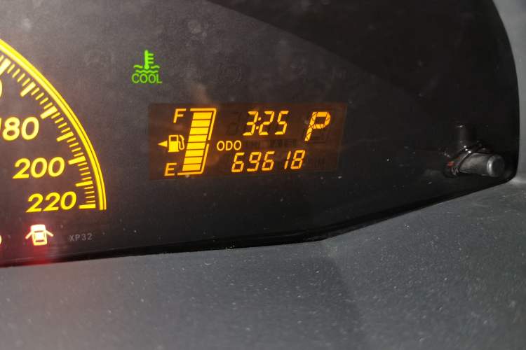 Used Toyota Yaris 2008 1.6G Automatic Deluxe Edition Odometer Close Up