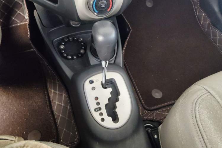 Used Toyota Yaris 2008 1.6G Automatic Deluxe Edition Gear Lever