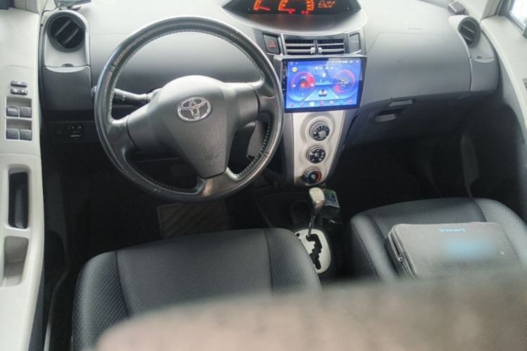 Used Toyota Yaris 2008 1.6G Automatic Deluxe Edition Center Console