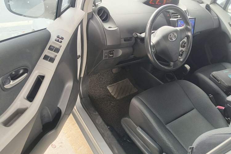 Used Toyota Yaris 2008 1.6G Automatic Deluxe Edition Driver Seat