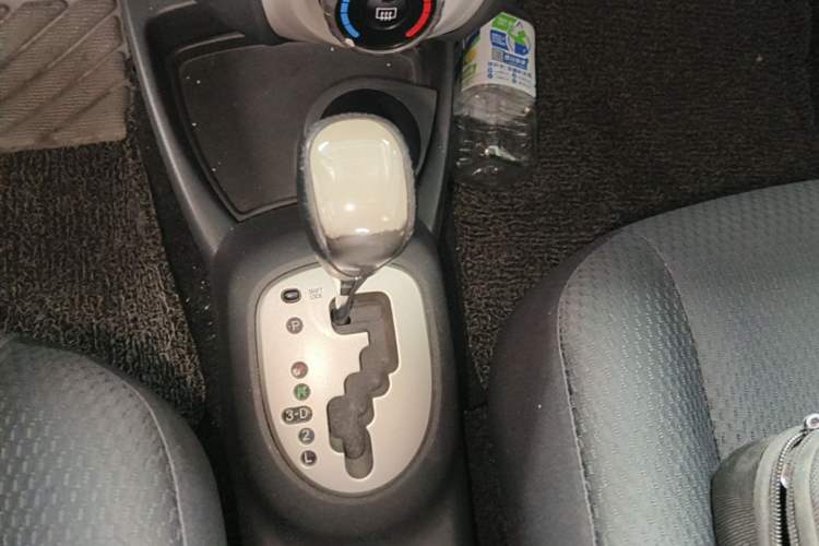Used Toyota Yaris 2008 1.6G Automatic Deluxe Edition Gear Lever