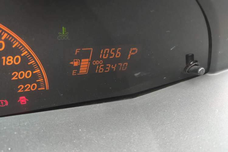 Used Toyota Yaris 2008 1.6G Automatic Deluxe Smart Edition Odometer Close Up