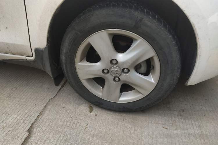 Used Toyota Yaris 2008 1.6G Automatic Deluxe Smart Edition Right Front Wheel Hub