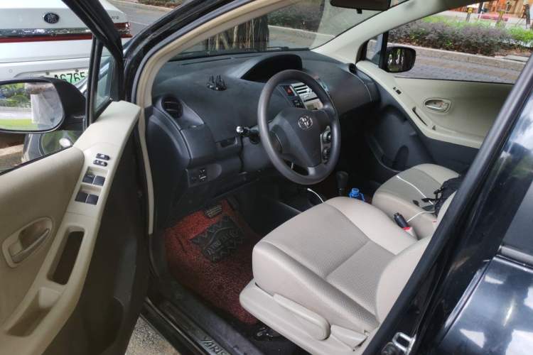 Used Toyota Yaris 2009 1.6E Automatic Comfort Edition Driver Seat