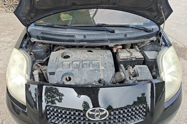 Used Toyota Yaris 2009 1.6E Automatic Comfort Edition Engine Bay