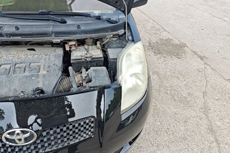 Used Toyota Yaris 2009 1.6E Automatic Comfort Edition Engine Bay Left
