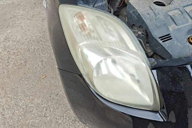 Used Toyota Yaris 2009 1.6E Automatic Comfort Edition Right Front Headlight