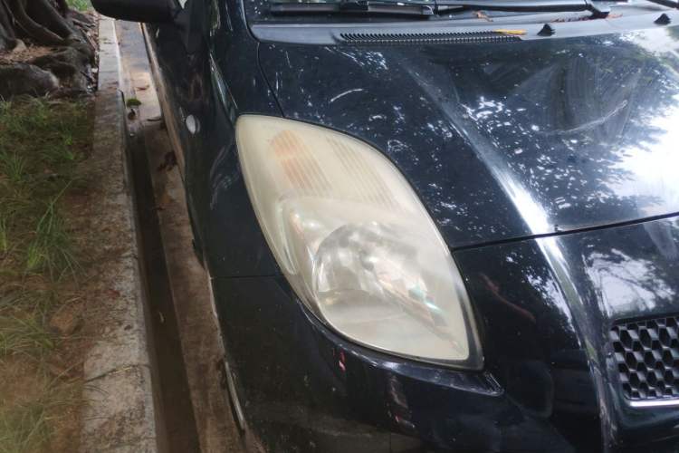 Used Toyota Yaris 2009 1.6E Automatic Comfort Edition Right Front Headlight