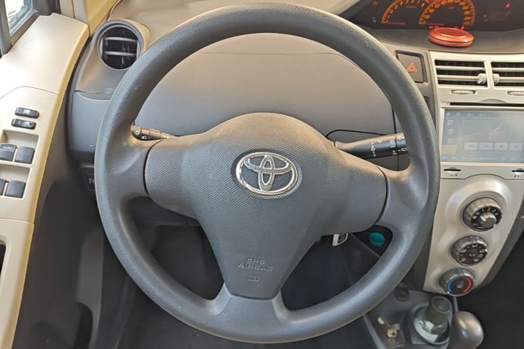Used Toyota Yaris 2009 1.6E Automatic Comfort Edition Steering Wheel