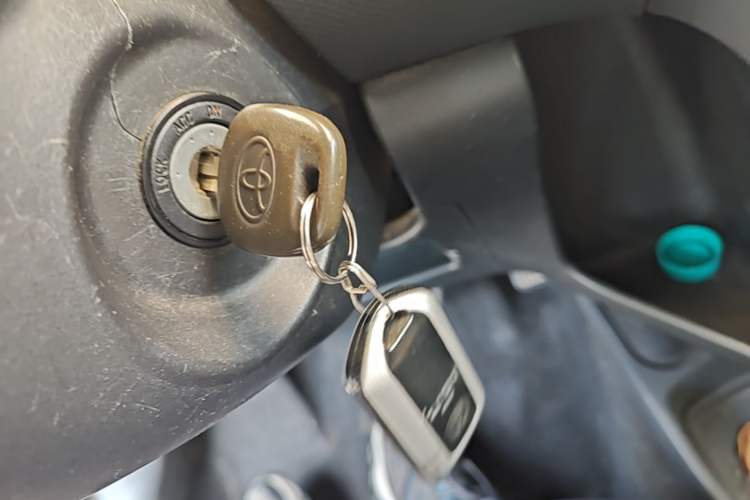 Used Toyota Yaris 2009 1.6E Automatic Comfort Edition Vehicle Key