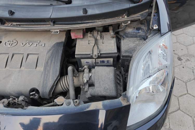 Used Toyota Yaris 2009 1.6E Automatic Comfort Edition Engine Bay Left