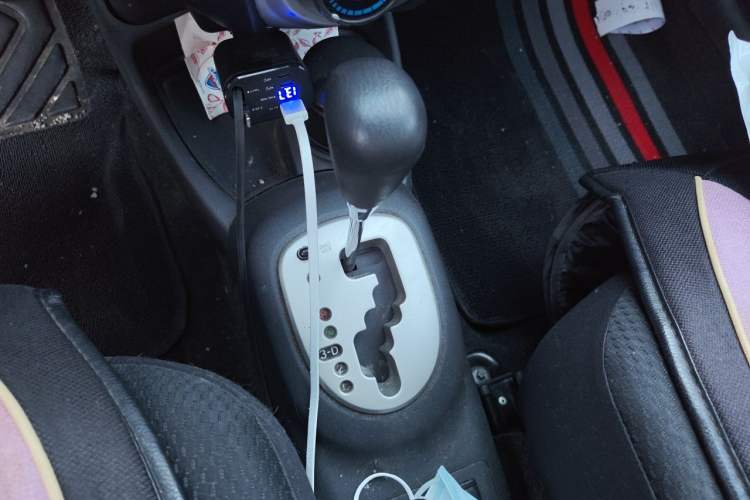 Used Toyota Yaris 2009 1.6E Automatic Comfort Edition Gear Lever