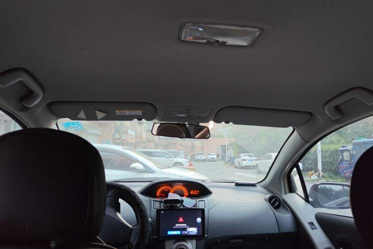 Used Toyota Yaris 2009 1.6E Automatic Comfort Edition Headliner