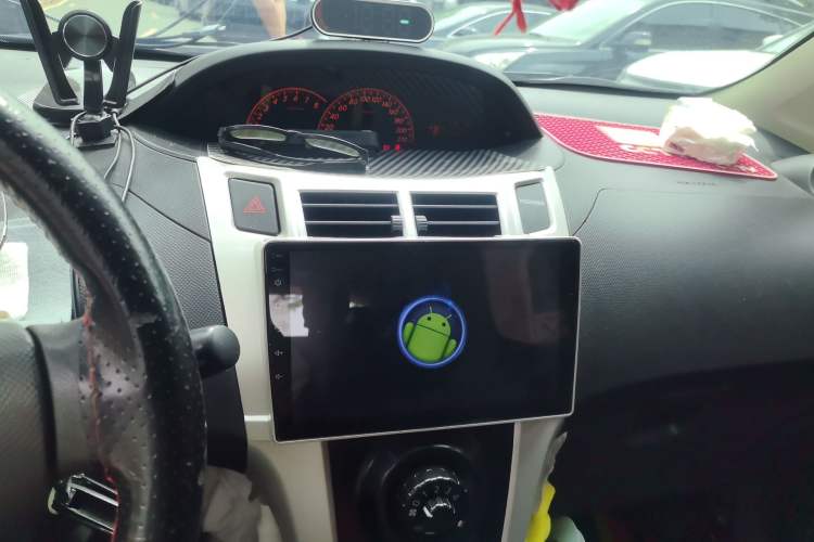 Used Toyota Yaris 2009 1.6E Automatic Comfort Edition Audio And AC Panel