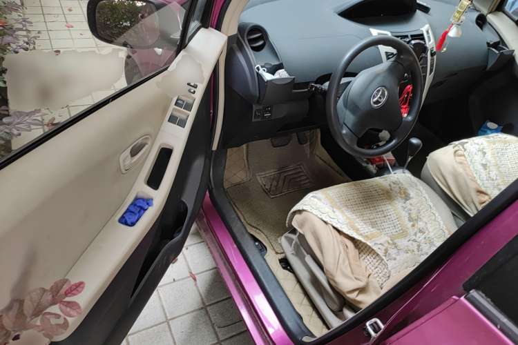 Used Toyota Yaris 2009 1.6E Automatic Comfort Edition Driver Seat