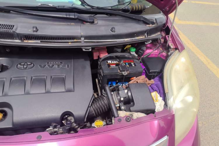 Used Toyota Yaris 2009 1.6E Automatic Comfort Edition Engine Bay Left