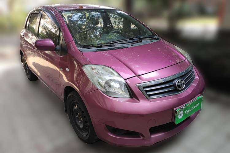 Used Toyota Yaris 2009 1.6E Automatic Comfort Edition Front Right 45 Deg