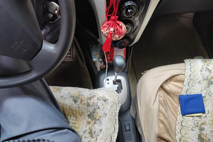Used Toyota Yaris 2009 1.6E Automatic Comfort Edition Gear Lever