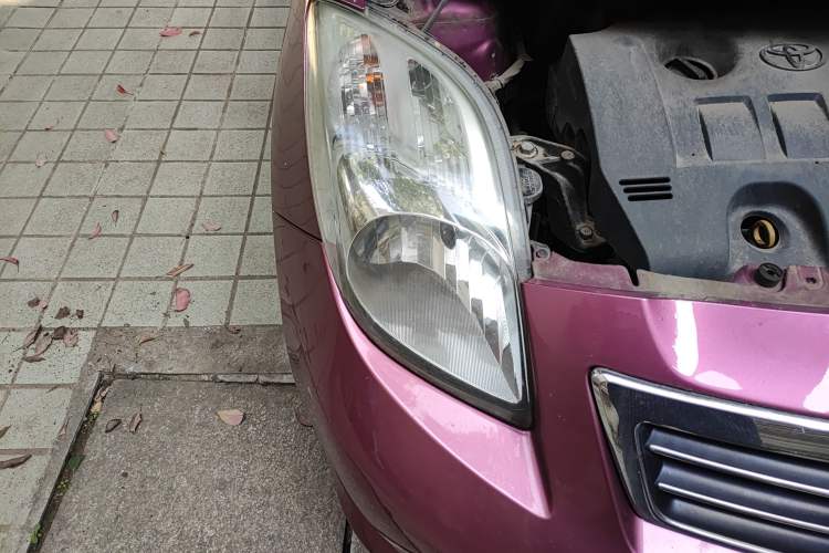 Used Toyota Yaris 2009 1.6E Automatic Comfort Edition Right Front Headlight