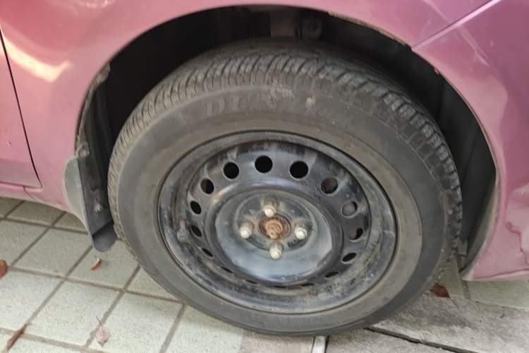 Used Toyota Yaris 2009 1.6E Automatic Comfort Edition Right Front Wheel Hub
