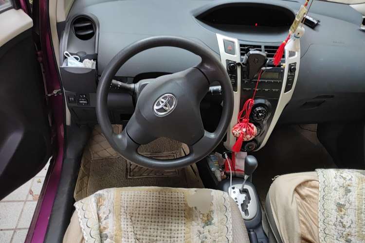 Used Toyota Yaris 2009 1.6E Automatic Comfort Edition Steering Wheel