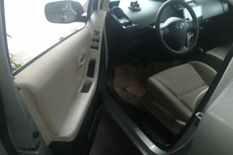 Used Toyota Yaris 2009 1.6E Automatic Comfort Edition Driver Seat