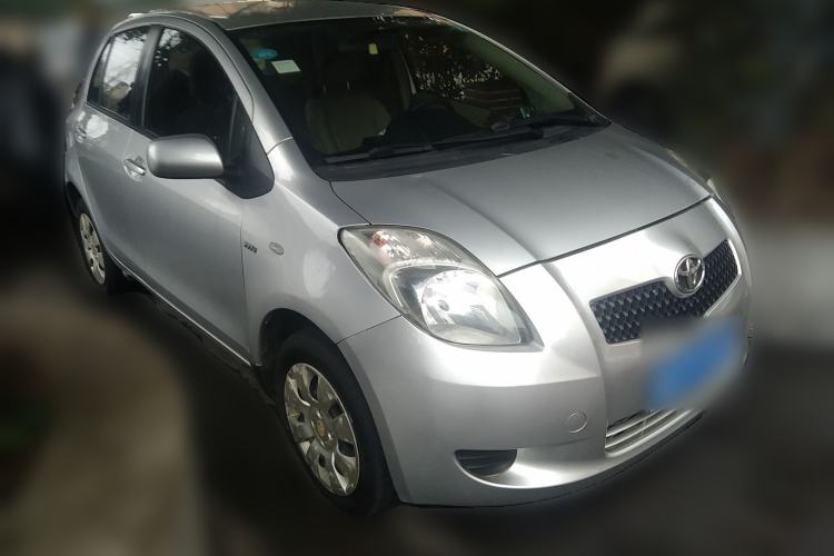 Used Toyota Yaris 2009 1.6E Automatic Comfort Edition Front Right 45 Deg