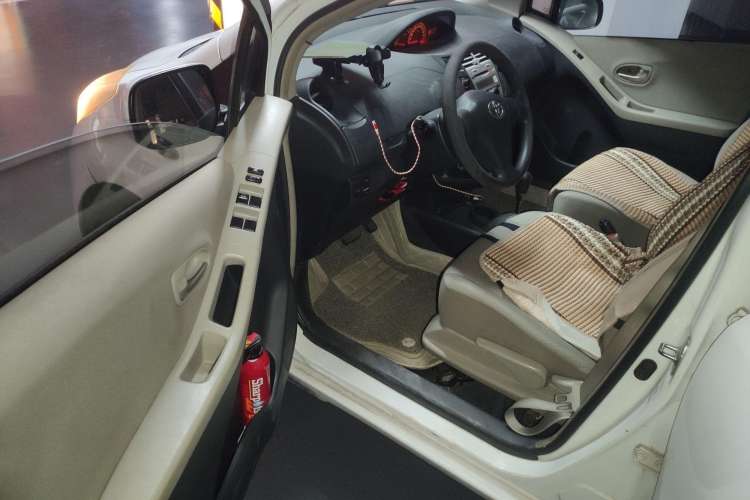 Used Toyota Yaris 2009 1.6E Automatic Comfort Edition Driver Seat