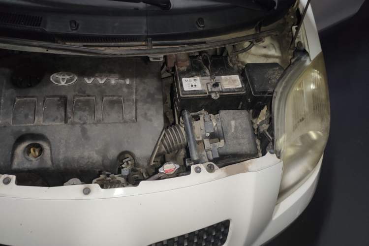 Used Toyota Yaris 2009 1.6E Automatic Comfort Edition Engine Bay Left