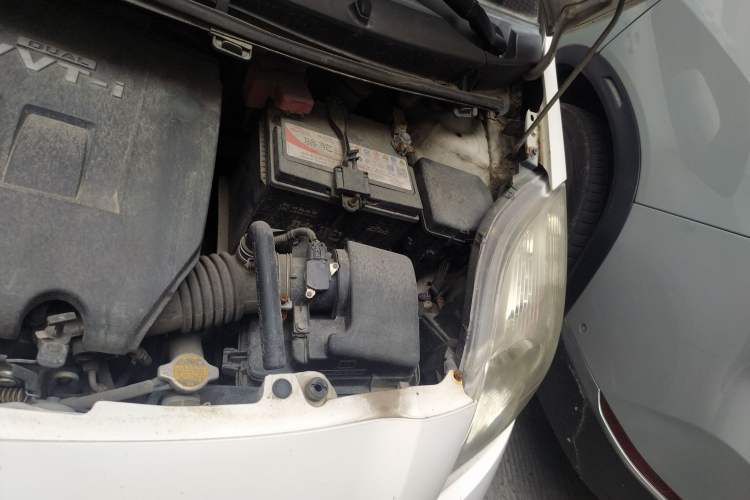 Used Toyota Yaris 2009 1.6E Automatic Comfort Edition Engine Bay Left