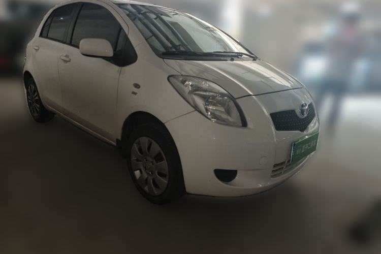 Used Toyota Yaris 2009 1.6E Automatic Comfort Edition Front Right 45 Deg