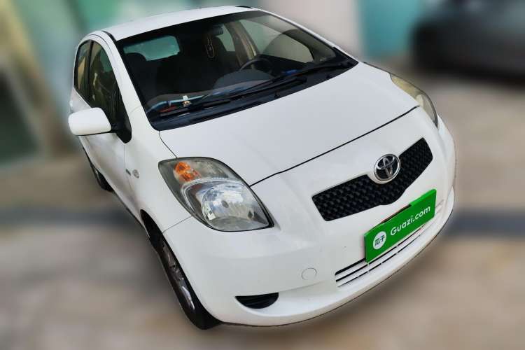Used Toyota Yaris 2009 1.6E Automatic Comfort Edition Front Right 45 Deg