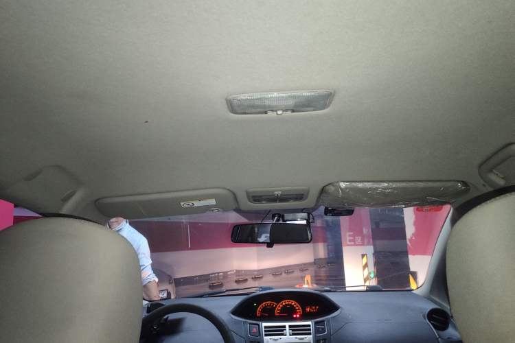 Used Toyota Yaris 2009 1.6E Automatic Comfort Edition Headliner