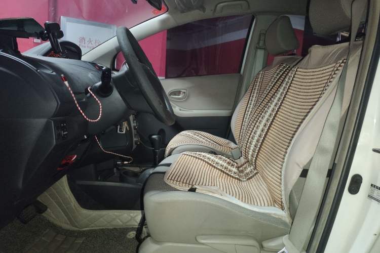 Used Toyota Yaris 2009 1.6E Automatic Comfort Edition Left Front Seat