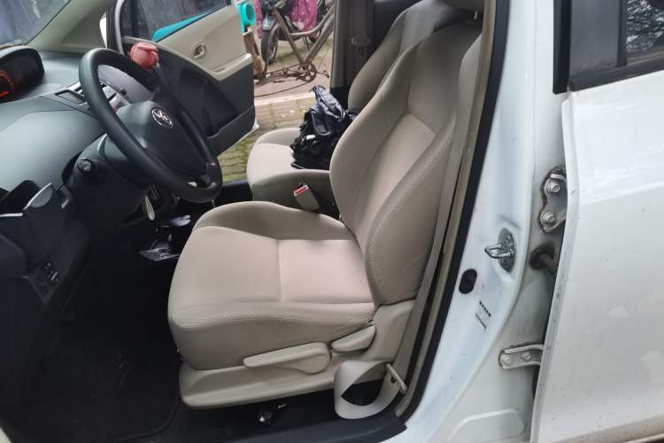 Used Toyota Yaris 2009 1.6E Automatic Comfort Edition Left Front Seat