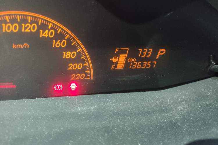Used Toyota Yaris 2009 1.6E Automatic Comfort Edition Odometer Close Up