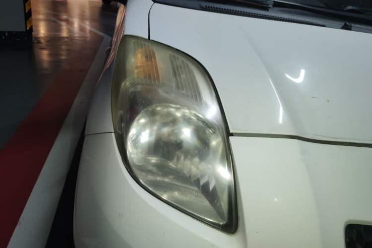Used Toyota Yaris 2009 1.6E Automatic Comfort Edition Right Front Headlight