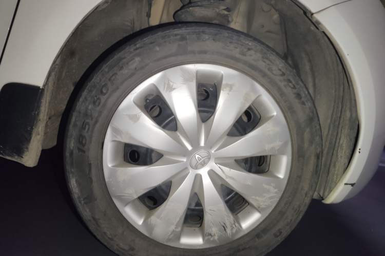 Used Toyota Yaris 2009 1.6E Automatic Comfort Edition Right Front Wheel Hub