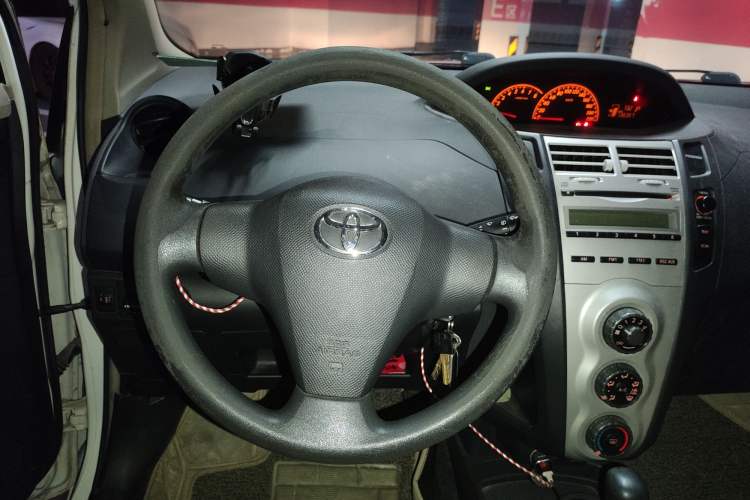Used Toyota Yaris 2009 1.6E Automatic Comfort Edition Steering Wheel