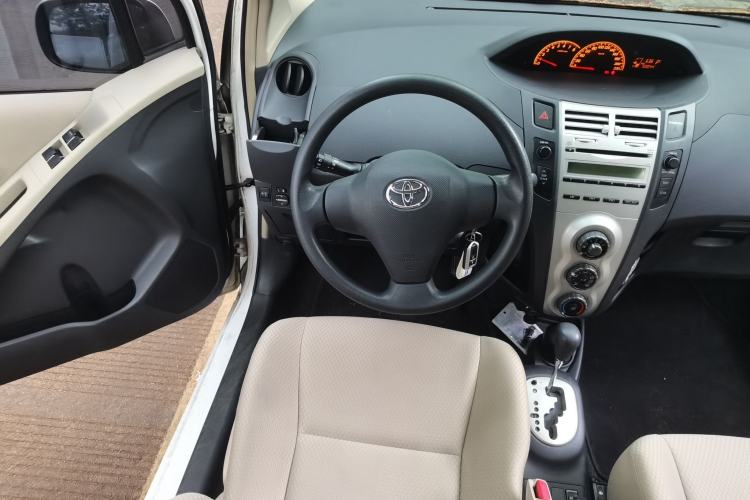 Used Toyota Yaris 2009 1.6E Automatic Comfort Edition Steering Wheel