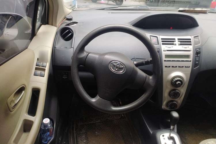 Used Toyota Yaris 2009 1.6E Automatic Comfort Edition Steering Wheel
